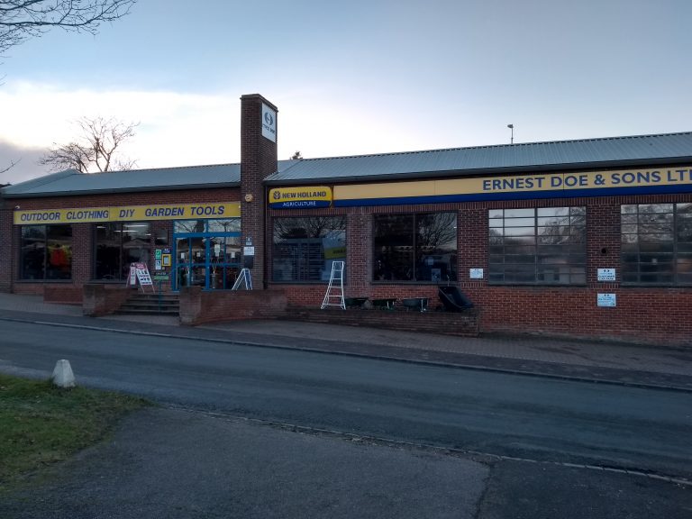 Beninton store front 2 768x576